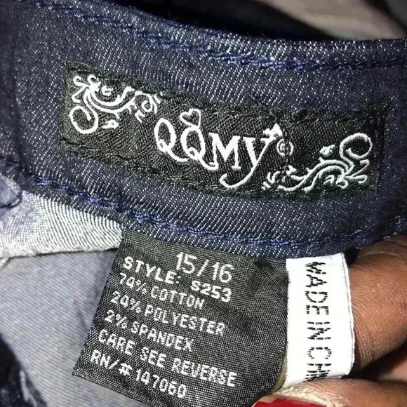 ๐ 4/$25 Like New QQMY Denim shorts w/ matching belt - Picture 5 of 9